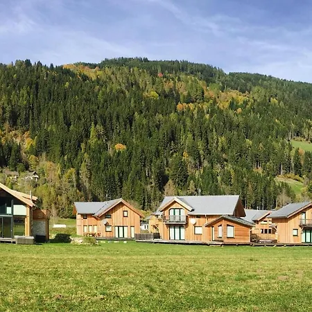 Holiday In Between The Mountains *